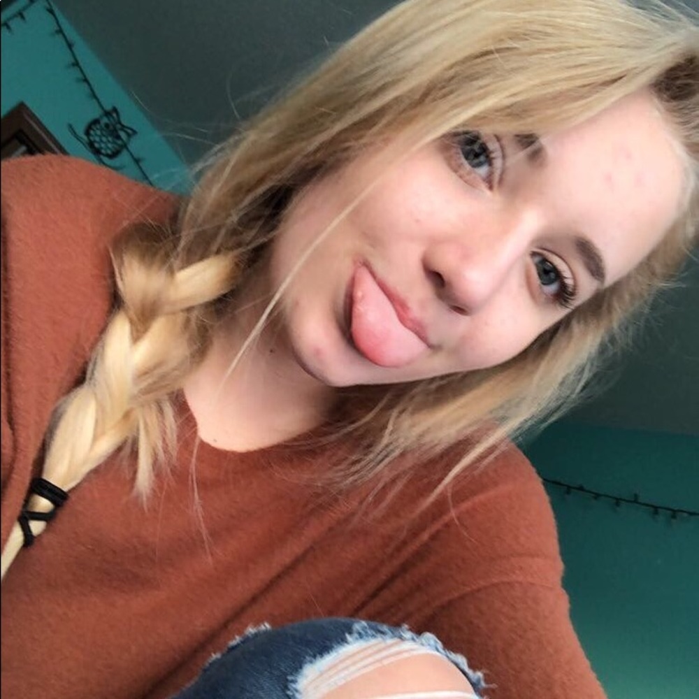 Meet your Posher, Cortnee